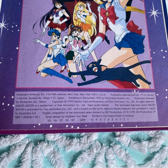 Vintage Sailor Moon VHS & Hardcover book lot - Picture 2 of 13